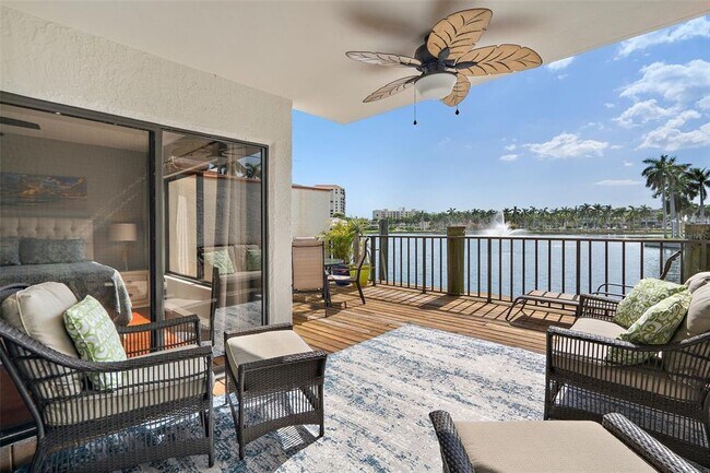 Building Photo - 6277 Bahia Del Mar Blvd S