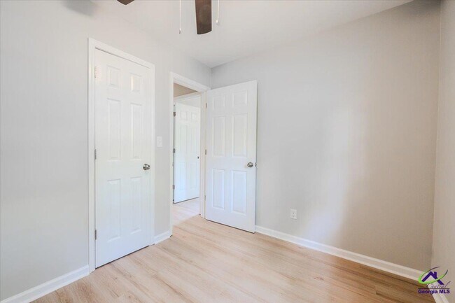 Building Photo - 308 Juniper Rd