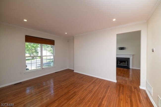 Building Photo - 5 Hansom Rd