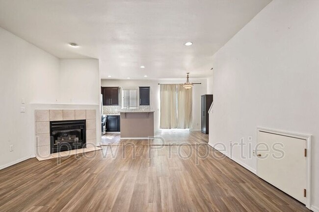 Building Photo - 9284 SW Sweek Dr