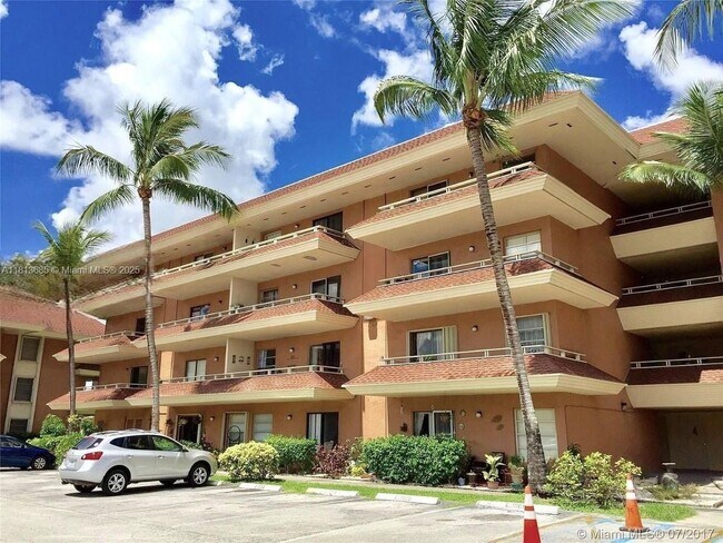 Primary Photo - 17530 NW 68th Ave