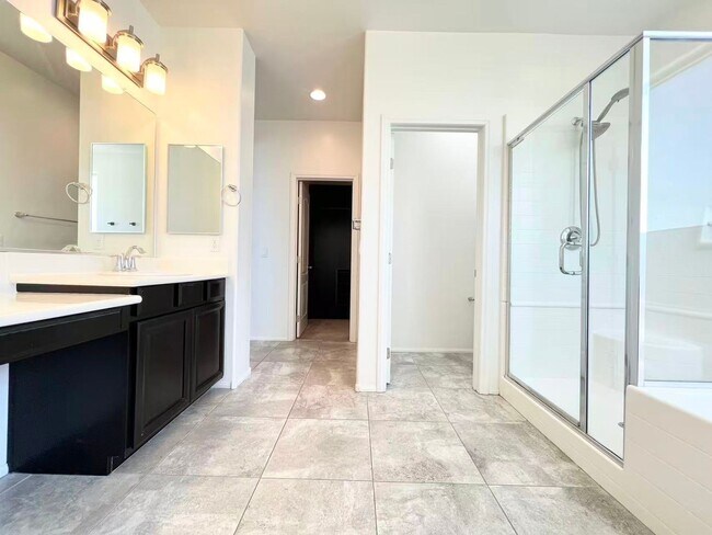 Building Photo - 930 Safe Sapphire Way