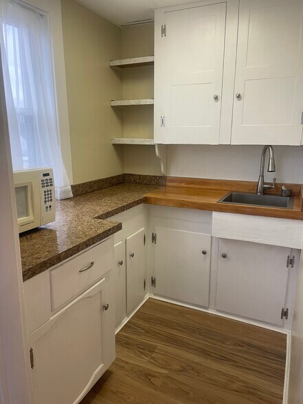 Building Photo - 42 Ann St