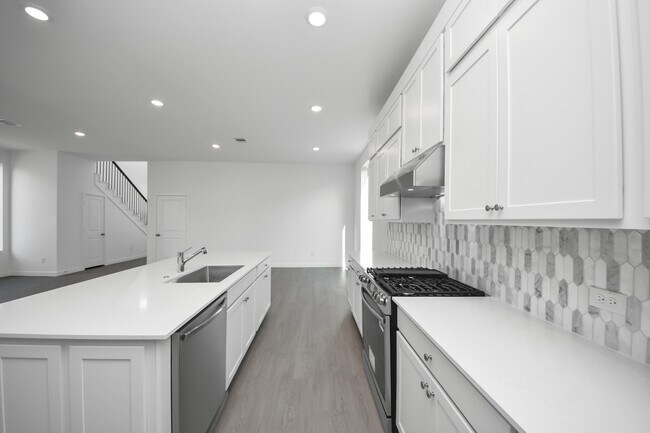 Building Photo - 27111 Blue Pool Dr