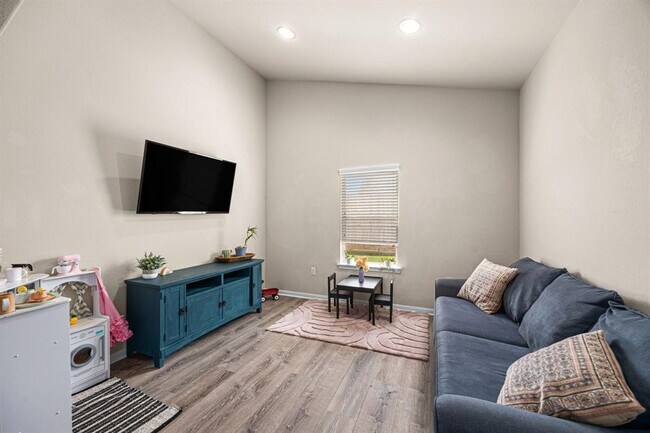 Building Photo - 15003 Moonlight Mist Dr