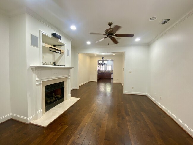 Building Photo - 3833 Kinross Pl