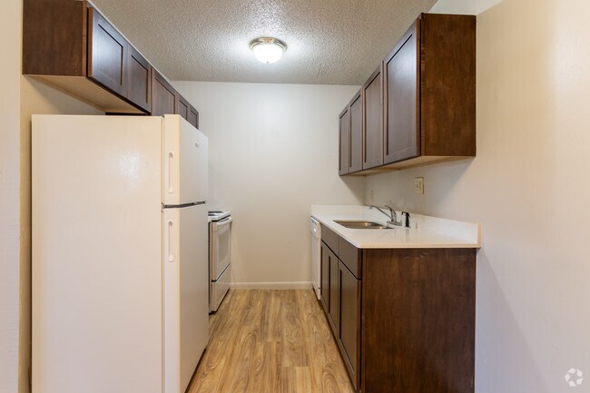 2 BR 1 BA 920 Sq Ft - Yorktown Apartment Homes
