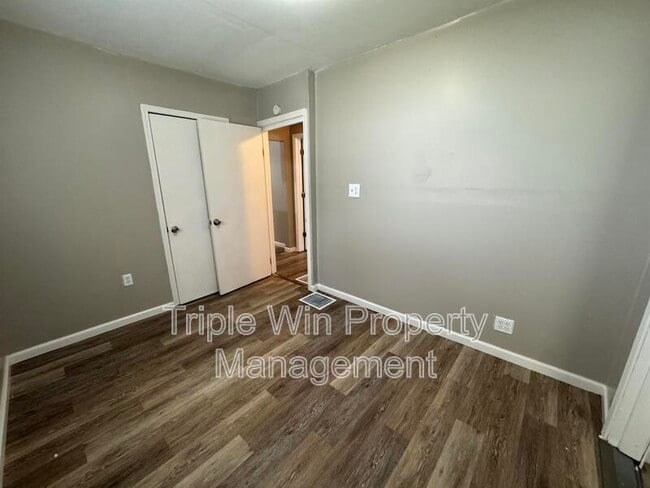 Building Photo - 3735 Marvin Ave