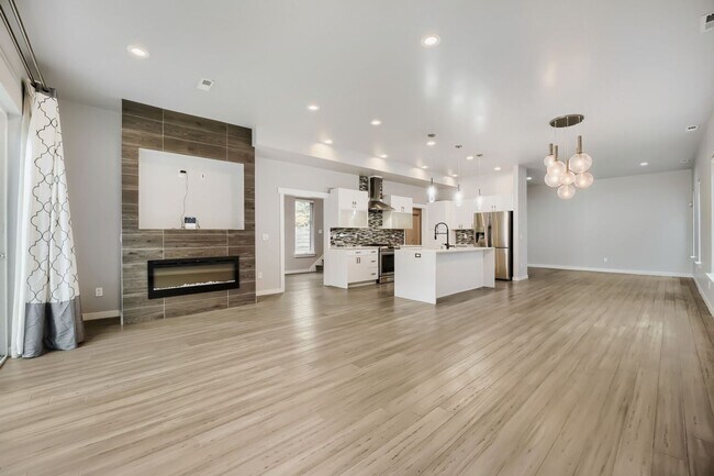 Building Photo - 4736 25th Ave SW
