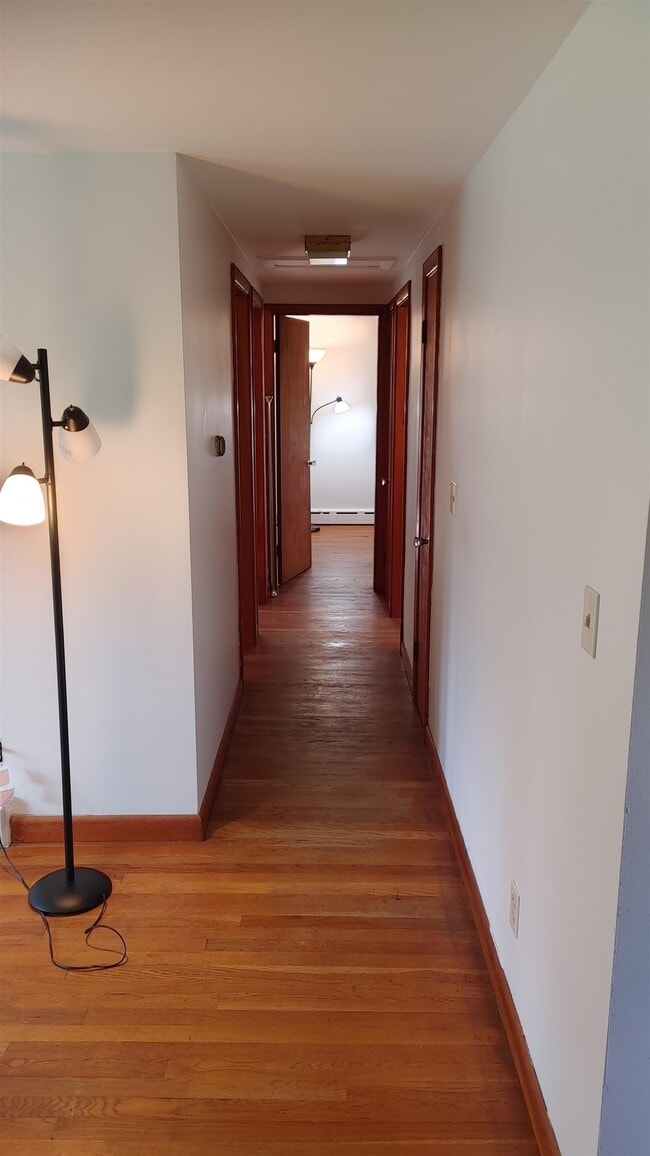 Building Photo - 335 Tolend Rd