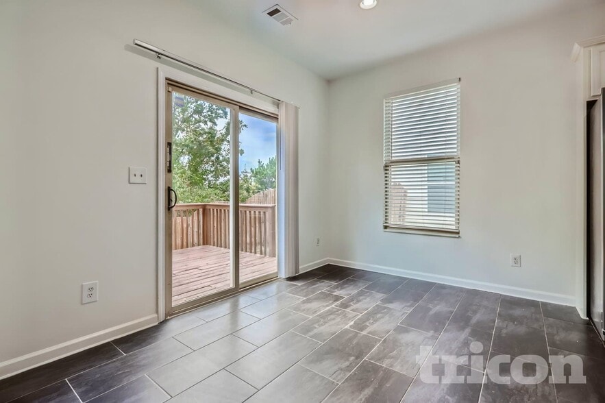 Building Photo - 5732 Barrington Run