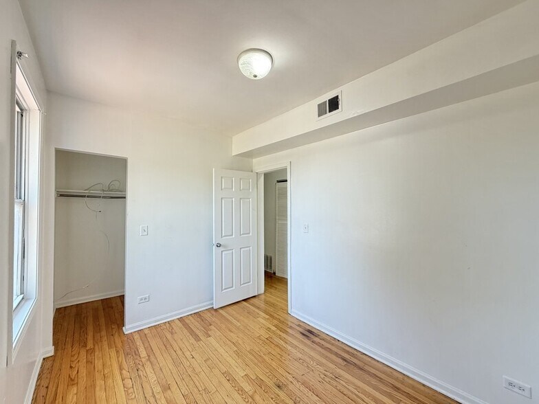 Building Photo - 4251 W Haddon Ave