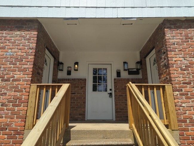 Building Photo - 2015 Duncan Ave