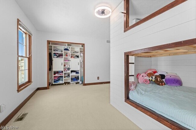 Building Photo - 13943 Walking Stick Way