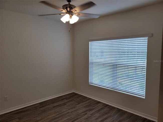 Building Photo - 3935 Fescue St