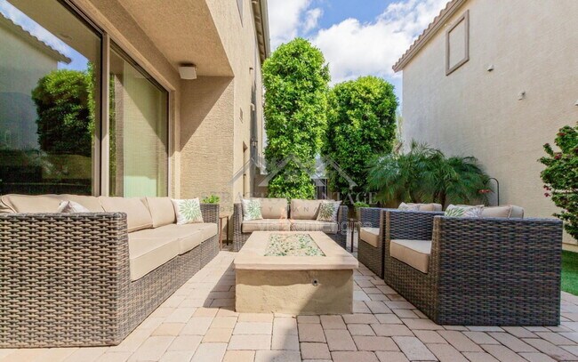 Building Photo - 4467 E Remington Dr
