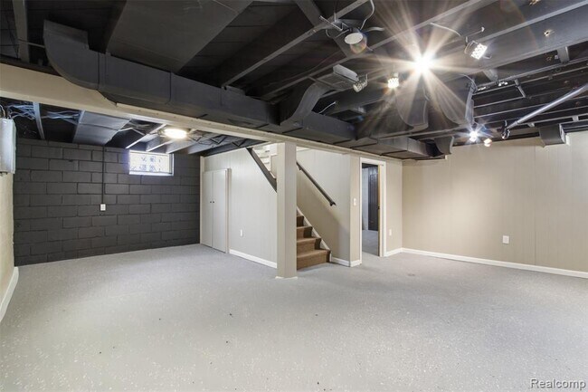Building Photo - 9774 Manistique St