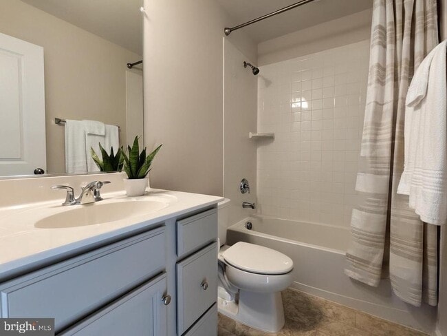 Building Photo - 23365 Leyland St