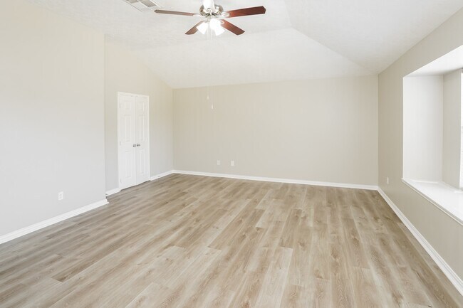 Building Photo - 32034 Ashton Ln