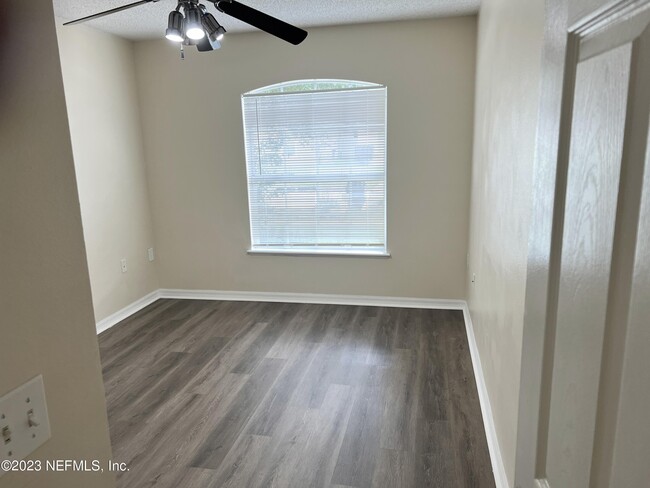 Building Photo - 6580 Gentle Oaks Dr N