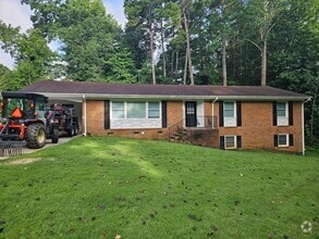Building Photo - NEW LISTING!!!!!