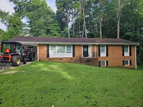 Building Photo - NEW LISTING!!!!!