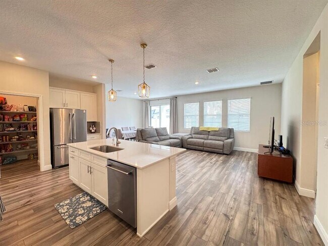 Building Photo - 10353 Fieldstone Myrtle Wy