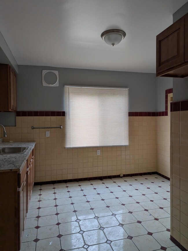 Building Photo - 20265 Stotter St