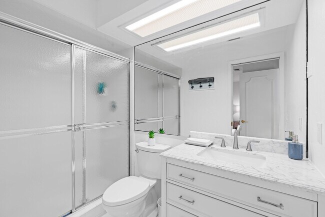 Building Photo - 2626 Erickson Dr