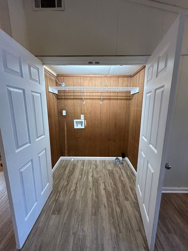 Building Photo - 73 Spence Ave