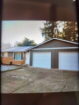 South hill duplex on quiet dead end street. - 10911 74th Ave E