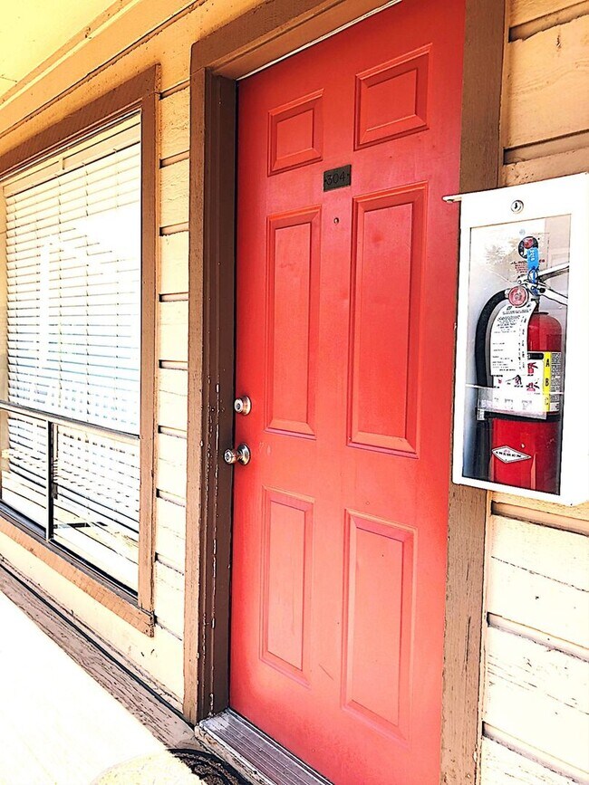 Building Photo - PEARL WEST CAMPUS - LOFTED 2BD/1BA