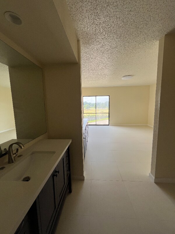 Building Photo - 2715 Cherry Rd