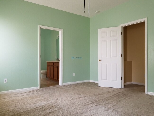 Building Photo - Spacious 3 Bed 2 Bath Home in Desirable Esprit Community - Saint Cloud