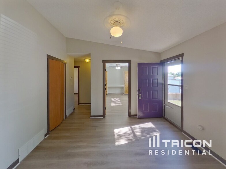 Building Photo - 7325 Woodstock St