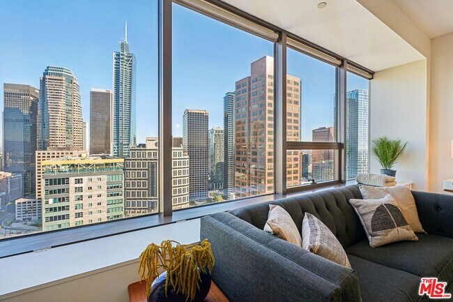 Building Photo - 1100 Wilshire Blvd