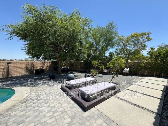 Building Photo - 74635 Tesla Dr