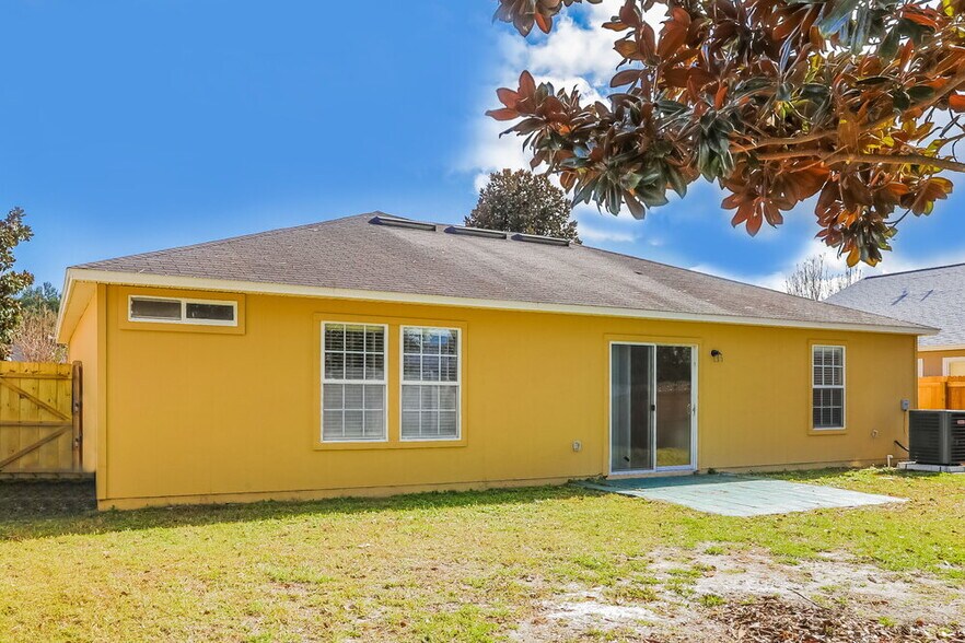 Building Photo - 12568 White Cedar Trail