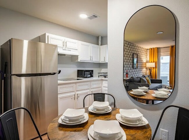 Building Photo - 3601 Anita St