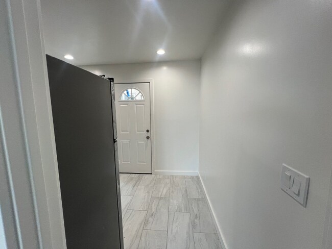 Building Photo - 10 Pueblo St