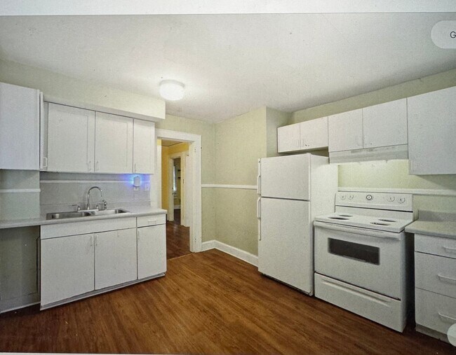Building Photo - 107 Carr St