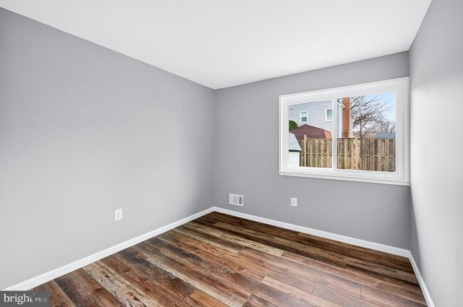 Building Photo - 6901 Vantage Dr