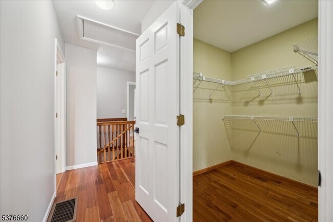 Building Photo - 119 Braidburn Rd