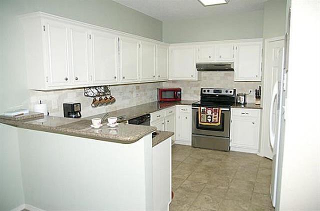 Building Photo - 7900 Squire Ln