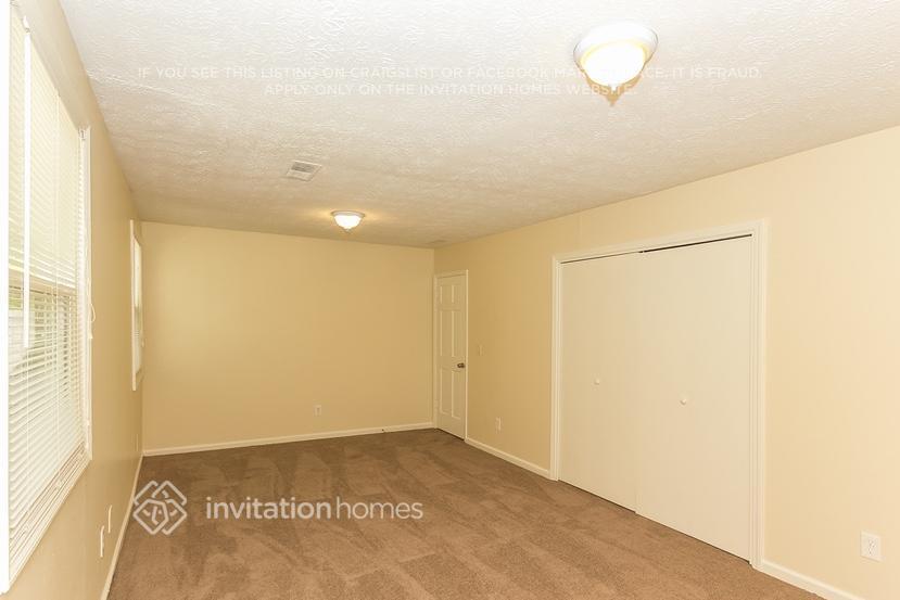 Building Photo - 5100 Greentree Trail