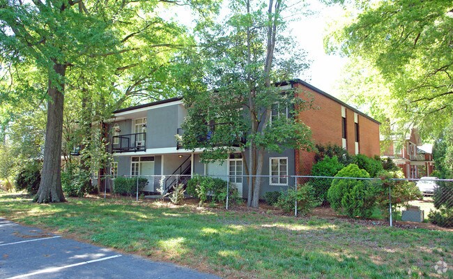 Building Photo - KIRKLAND APTS