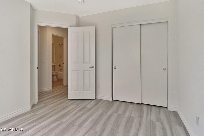 Building Photo - 5505 Salerno Dr