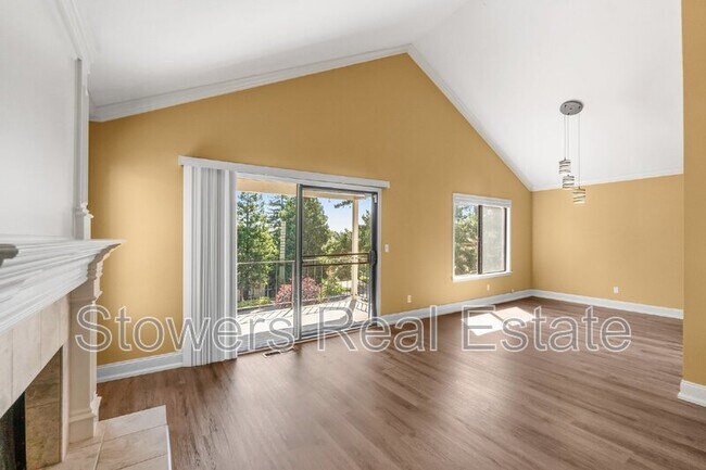 Building Photo - 1825 N Forest Hill Pl