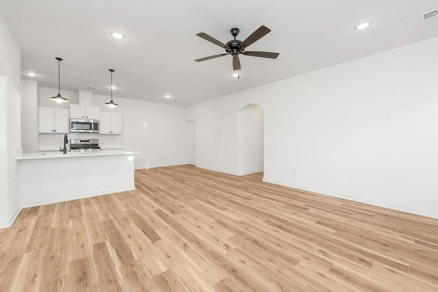 Building Photo - 2436 Pronghorn St