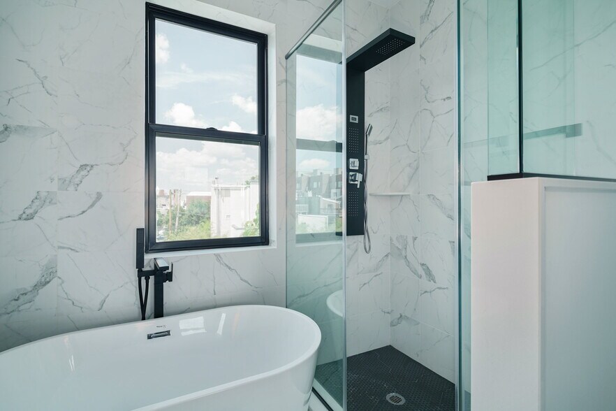 Building Photo - 930 N 2nd St